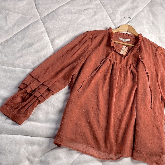 LOFT Tops - LOFT Plus | NWT Pleated Sleeve Blouse 💕